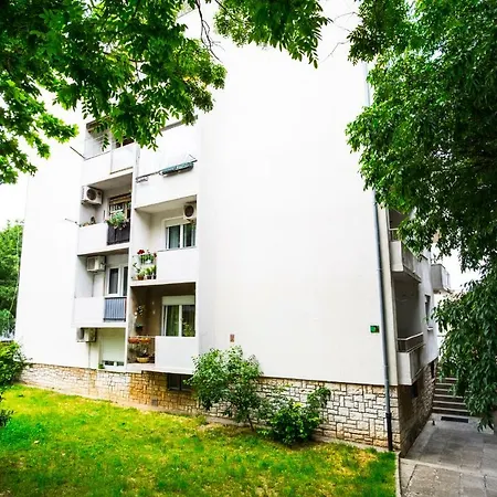 Tina * Pula