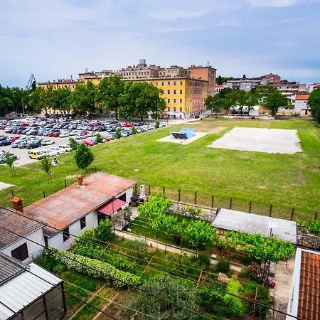 Tina *